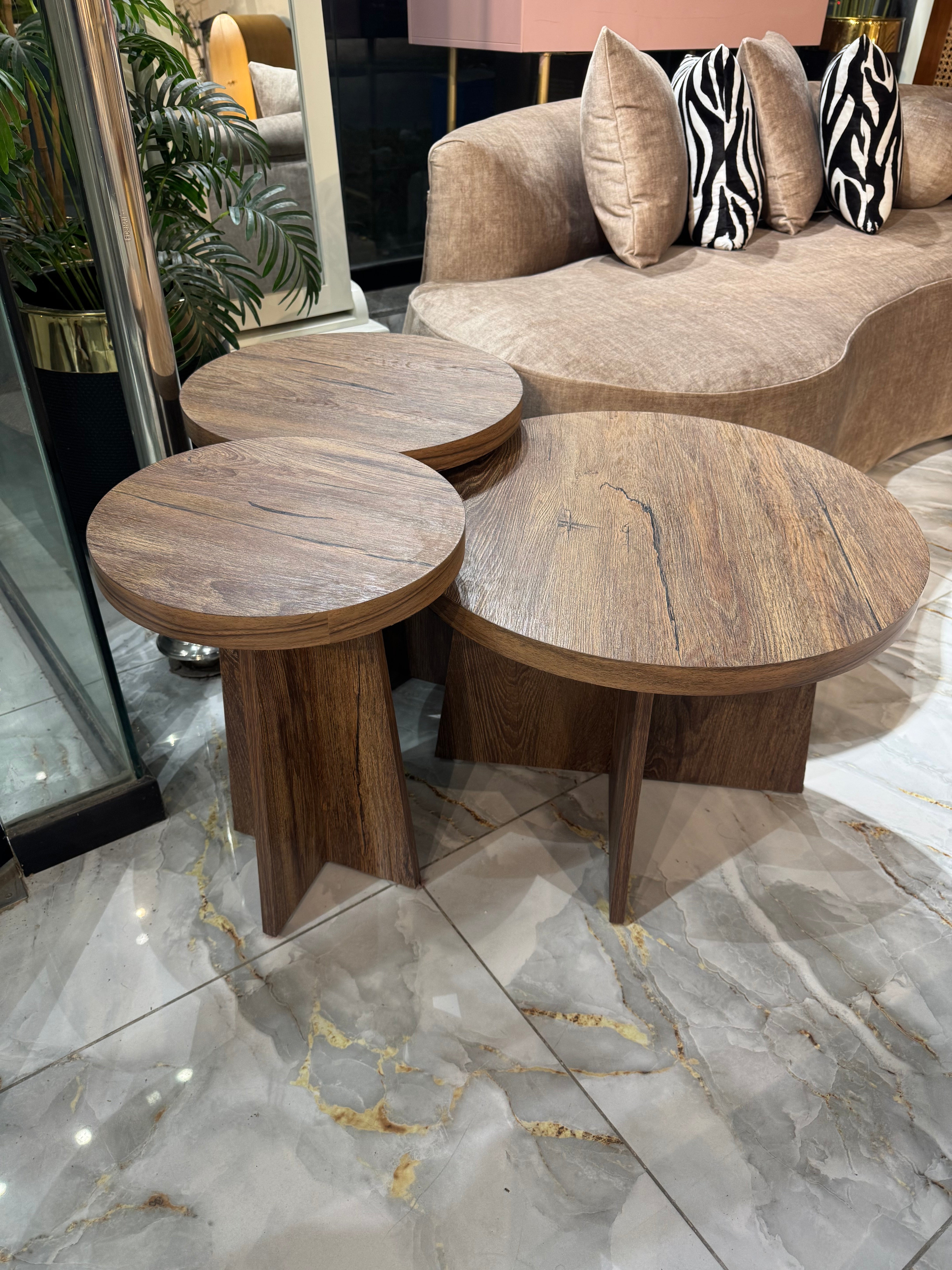 Trio coffee tables table