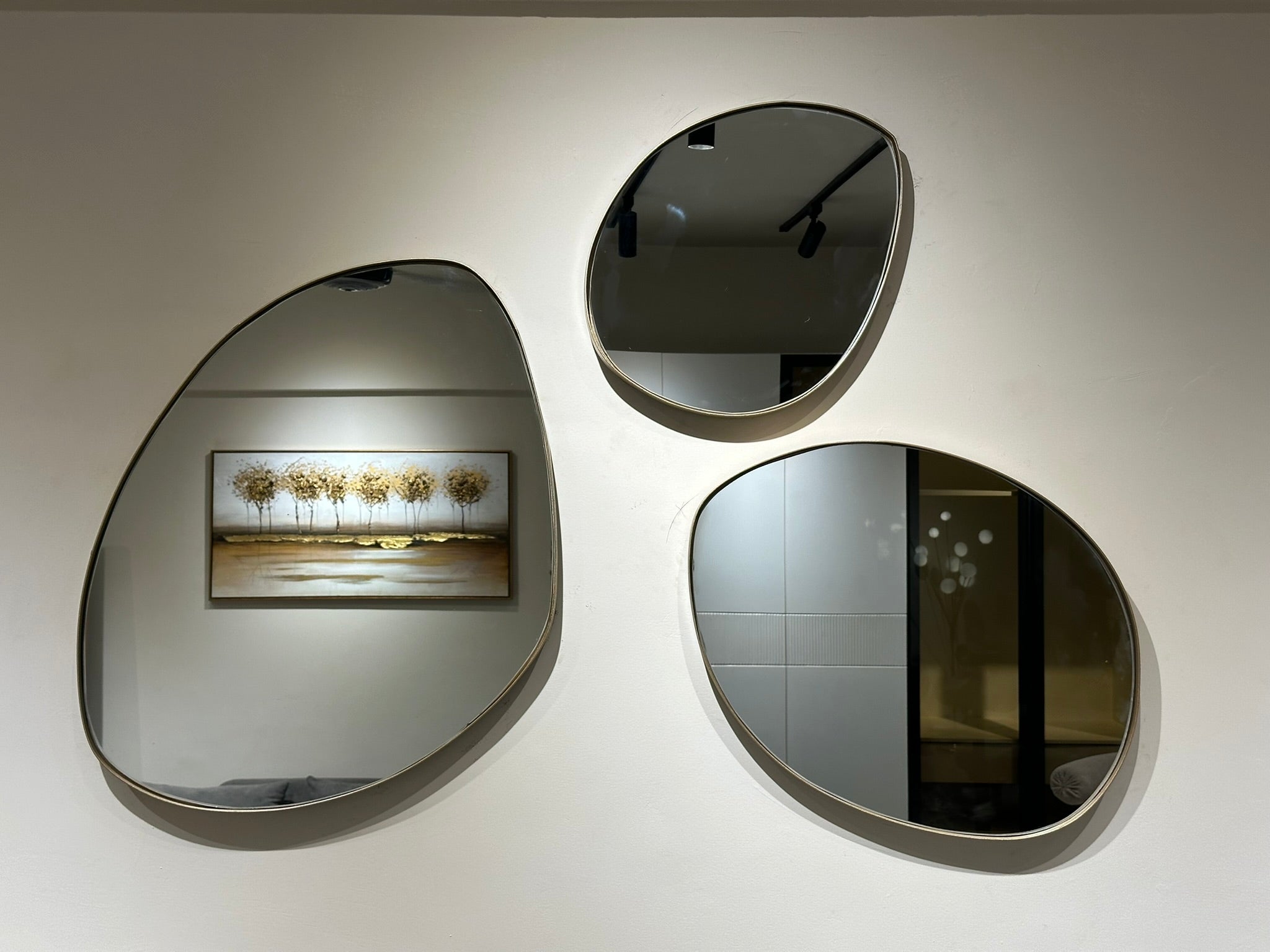Modern Pebble Wall Mirror Set with premium metal frame for luxury living room decor