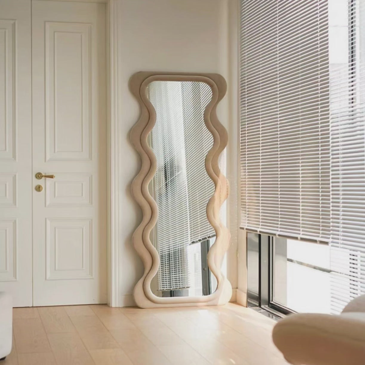 Jupiter Tufted Mirror Zamahomestores