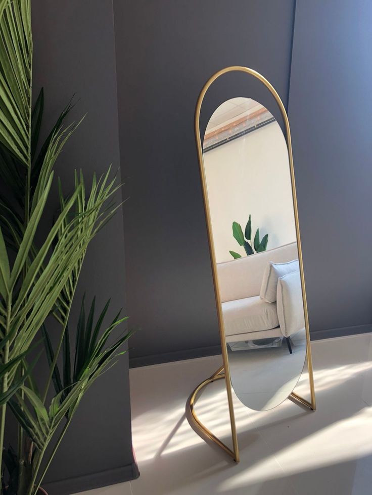 Mela mirror